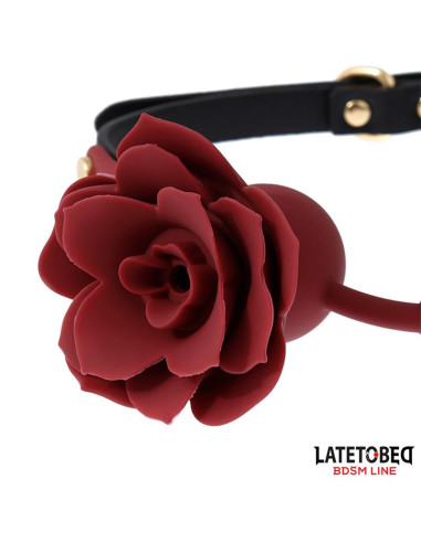 Silikonowy knebel z różą Latetobed — regulowany 47–56 cm