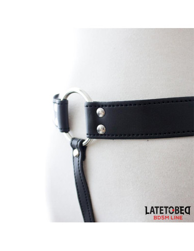 LATETOBED Chastity String Pants — regulowane stringi cnoty