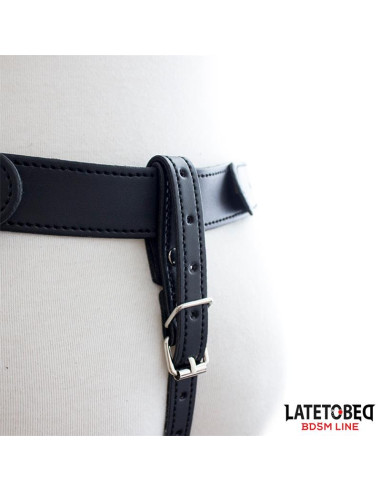 LATETOBED Chastity String Pants — regulowane stringi cnoty