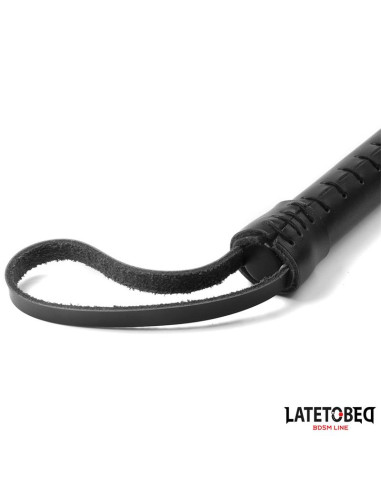 LATETOBED Flogger skórzany 50 cm — elegancki akcesorium BDSM