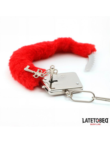 LATETOBED Furry Locking Cuff — czerwone futerkowe kajdanki