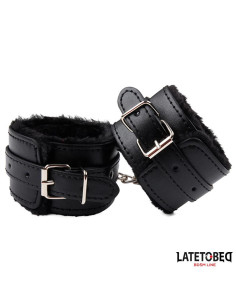 Latetobed Furry Wrist Cuff Black — futerkowe kajdanki na nadgarstki