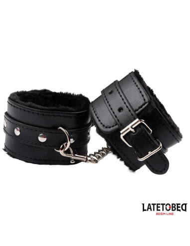 Latetobed Furry Wrist Cuff Black — futerkowe kajdanki na nadgarstki