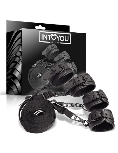 INTOYOU Black Shadow — zestaw kajdan na łóżko ze skóry wegańskiej